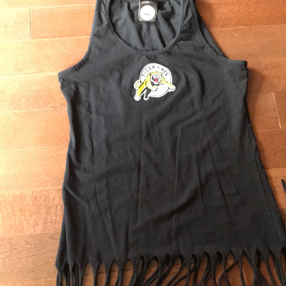 🌸 Tiger cats football shirt 2/20$